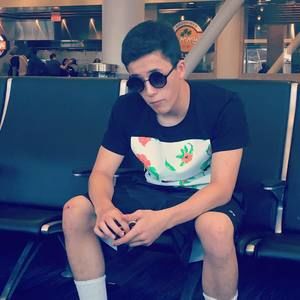 Meet your Posher, Aaron